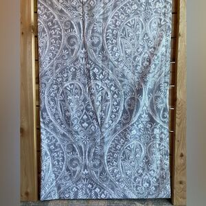 Tahari Home Curtain Set